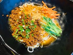 -三人行骨头王火锅(长寿店)