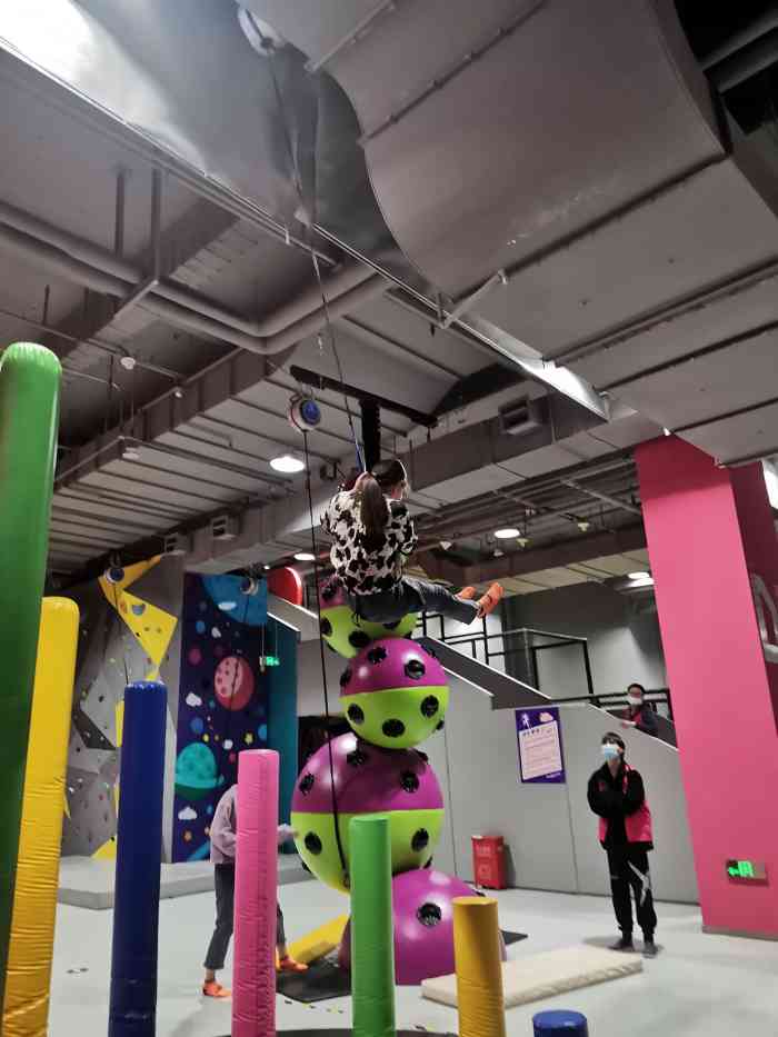 pokiddo口袋屋蹦床公园-"小朋友和同学约好了去玩的,才知道乐堤港国.