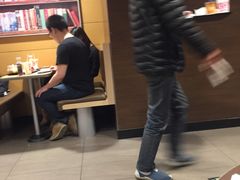 -麦当劳(展览路店)