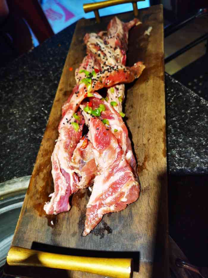 黑牛无双-"吃完这家烤肉店,其他的烤肉店的味道都已经.