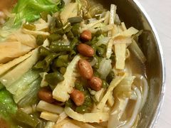 -龙香记桂林米粉(东扬威街11号楼店)