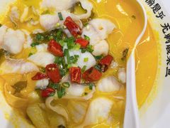 -渝是乎酸菜鱼(龙旗购物中心店)