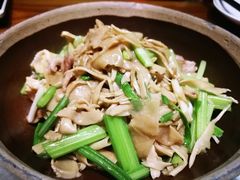 -泉畔人家·老济南经典鲁菜(大明湖店)