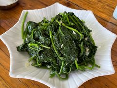 清炒番薯叶-四更周店烤乳猪