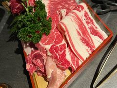 -铭牛烧肉·和牛海鲜自助(高新月牙湖店)