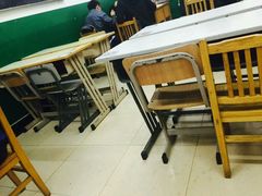 大堂-做了不起的80后