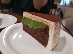 巧克力抹茶蛋糕-black rainbow coffee