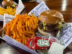 -TRIPS BURGER(大钟寺店)