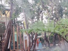 -Chom Cafe and Restaurant