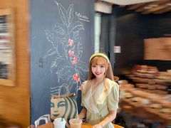 -星巴克臻选(莘庄仲盛店)