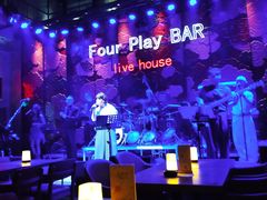 -FOUR PLAY BAR
