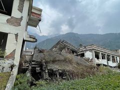 -四川汶川特大地震漩口中学遗址