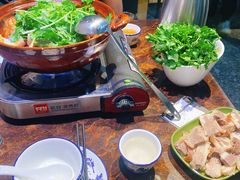 牛腩-胡须佬鸡煲四季火锅(海雅缤纷城店)