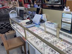 -美式眼镜·授权蔡司.依视路.尼康.豪雅.明月(南翔印象城店)