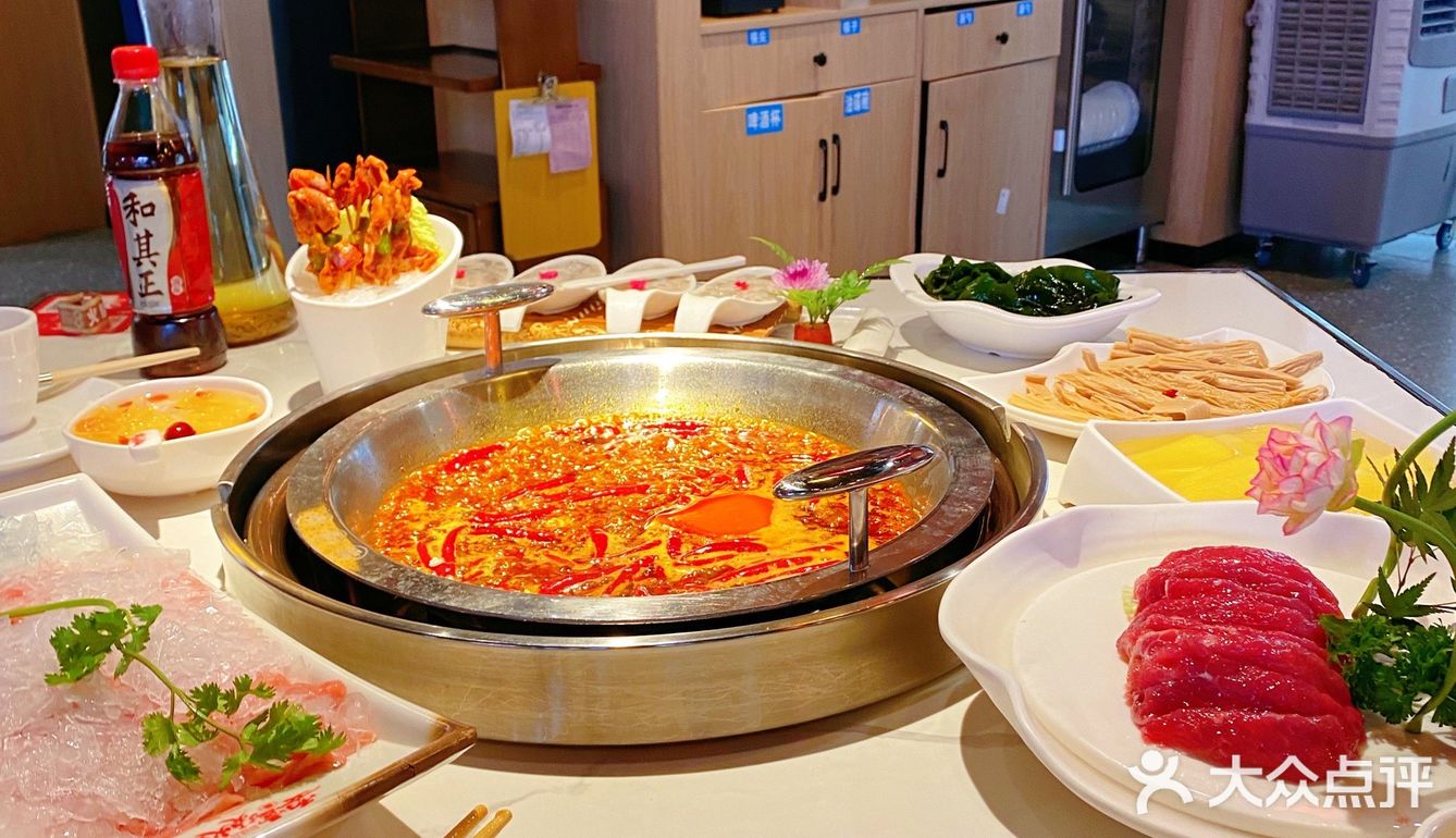 主打鲜货的火锅，菜品真的蛮新鲜
