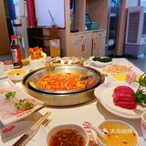 主打鲜货的火锅，菜品真的蛮新鲜