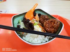 风味狮子头饭-香妃烤鸡(新奥店)
