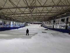 -乔波室内滑雪场