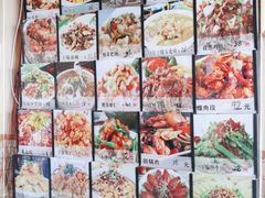 -乡村木柴铁锅炖饭店