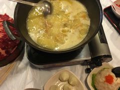 -鲜入围煮花胶鸡海鲜火锅