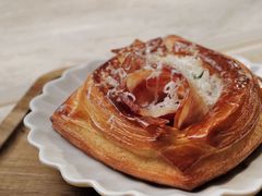 -VERIE BAKEHOUSE