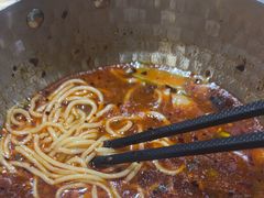-魔都三兄弟酸辣粉·蘸卤炸串(虹桥万科店)