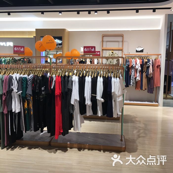 梦燕服饰专卖店 商城图片