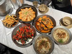 -巴厘龙虾·榜首油焖大虾(音乐学院·沿江酒馆店)