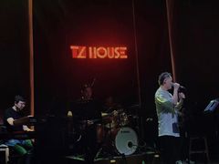 -TZ House音乐现场(来福士中心店)