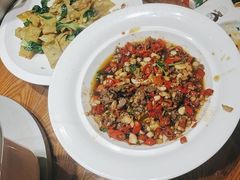 -黄泥岗·地道湖北菜(奥特莱斯店)