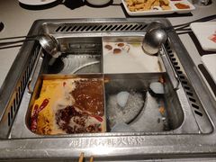 四宫格锅底-海底捞火锅(奥体南路店)