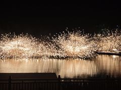 -淄博花灯齐彩城