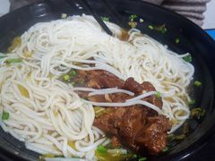 -花溪巷牛肉粉(泉城路店)