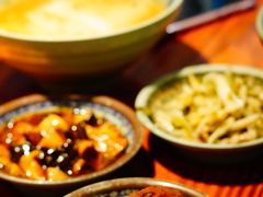 咸蛋黄狮子头-老外婆本帮面(塔城路店)