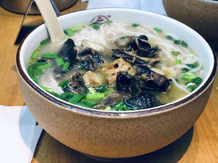 子宸什夹婆·乌鸡米线(总店)-"哎呀好好吃呀!【味道】鲜美!