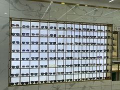 -世纪大明眼镜·蔡司授权店(武昌旗舰店)