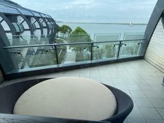 -上海滴水湖皇冠假日酒店