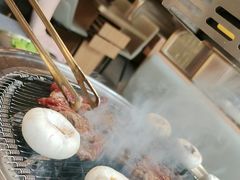 -围炉肉舍•炭烤活鳗•丹东海鲜烤肉(步行街店)