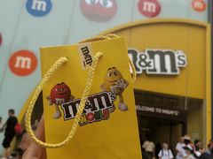 -m豆巧克力世界(上海世茂广场店)