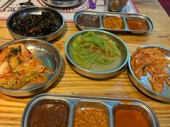 -青瓦炭韩潮烤肉(花园道店)