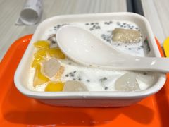 -满记甜品(优客百盛店)