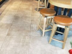 用餐区-星巴克(苏州昆山花桥游站店)