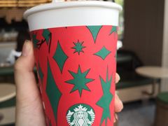 流金圣诞茶拿铁-星巴克(上海虹桥新天地二店)