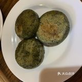 藕饺里面放了生姜稍微有点辣，蒿子粑粑蒿味很重