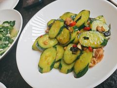 -鱼鲜饭香·招牌汽锅剁椒鱼头王