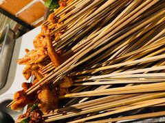 -钢管厂五区小郡肝串串香(蜀都万达店)