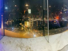 -云顶旋转自助景观餐厅