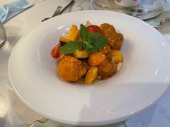 椰果菠萝咕噜肉-闻见中国海南菜(K11店)