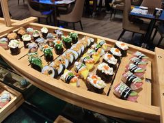 -荣誉国际酒店-云顶旋转餐厅