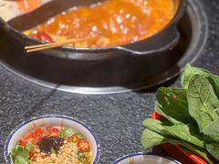 -两三事小郡肝串串香火锅(桂庙店)